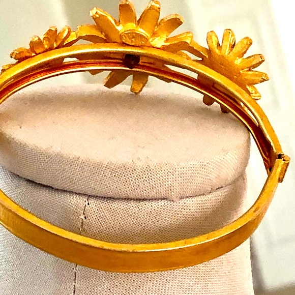 Vintage Weiss Flower Mod Bracelet 🌸 - Picture 4 of 13